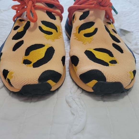 Adidas Pharrell x NMD Human Race Kicks 10.5 NWT Animal Print Pulse Amber Leopard - Picture 4 of 12